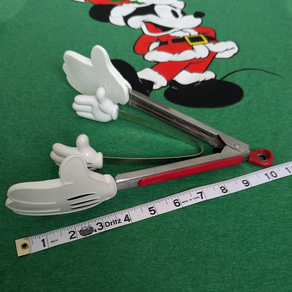 7 Pc BUNDLE Best of Mickey Mouse Kitchen Gadgets Disney Park Iconic Gloves - Picture 7 of 15